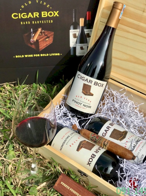 Rượu vang Cigar Box Pinot Noir tại vinh nghệ an